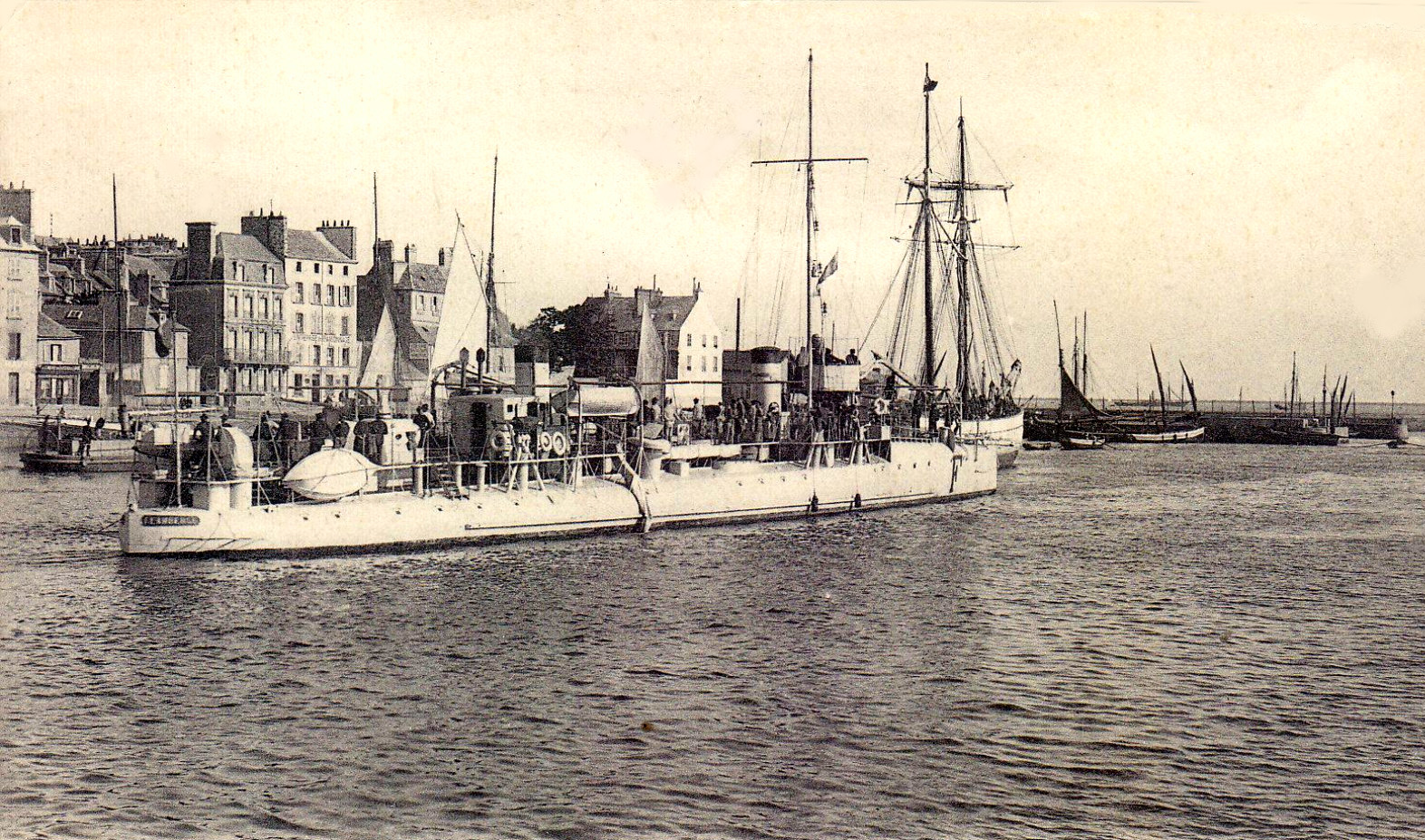FLAMBERGE - Torpilleur d'escadre - III - .jpg