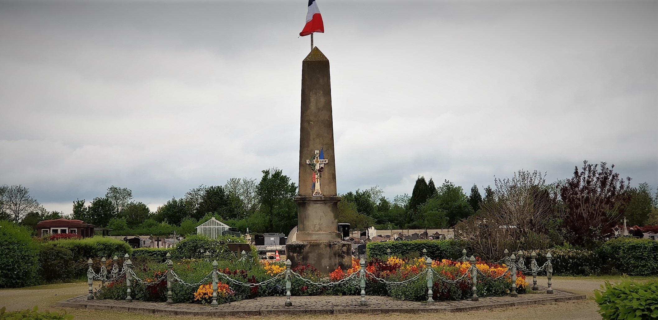 MONUMENT 1.jpg