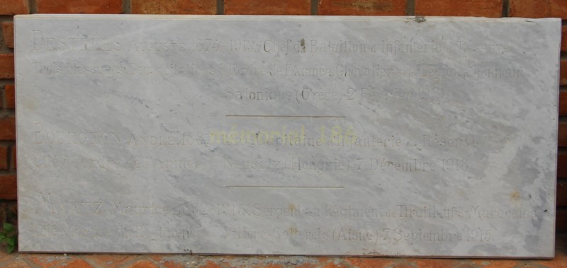 plaque 2.JPG