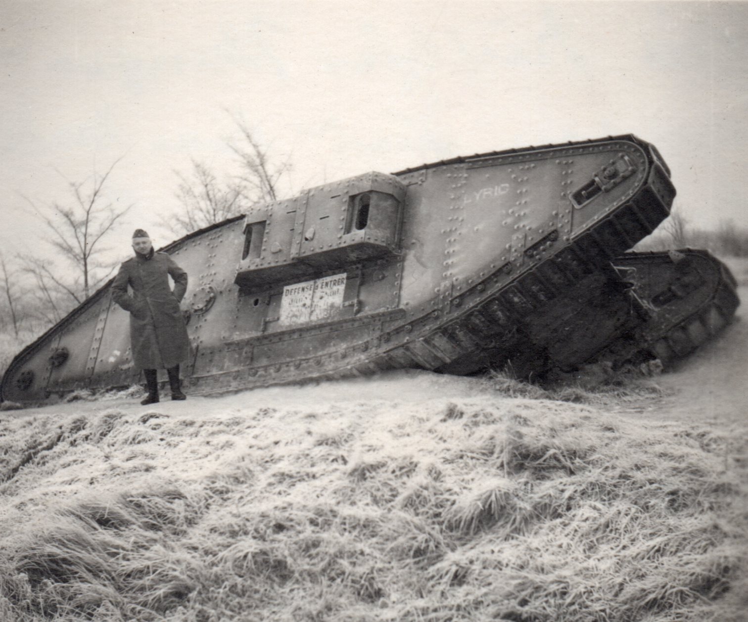 ww1 tank in 1940 Lyric.[2582].jpg