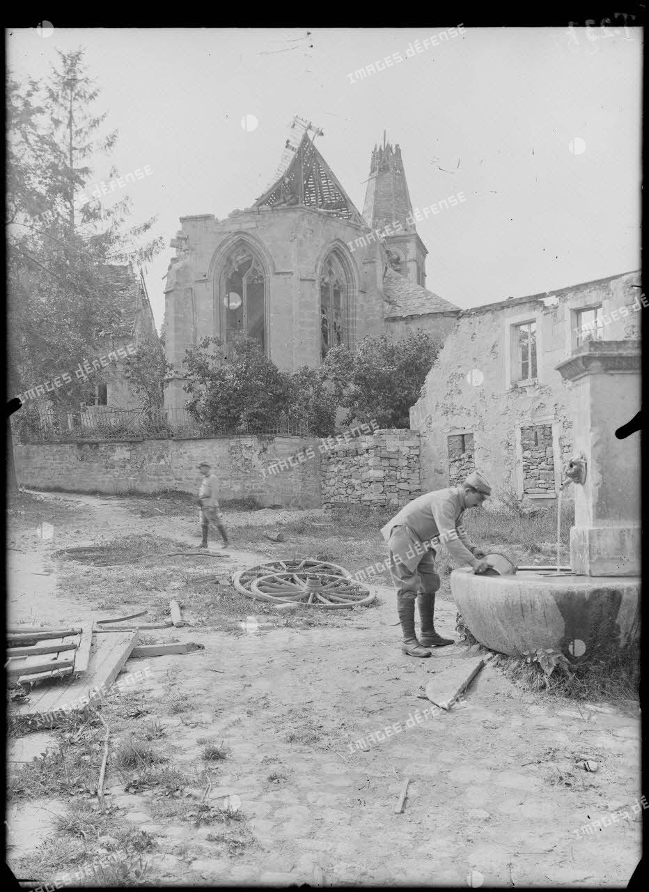 Craonnelle la fontaine 1915.jpg