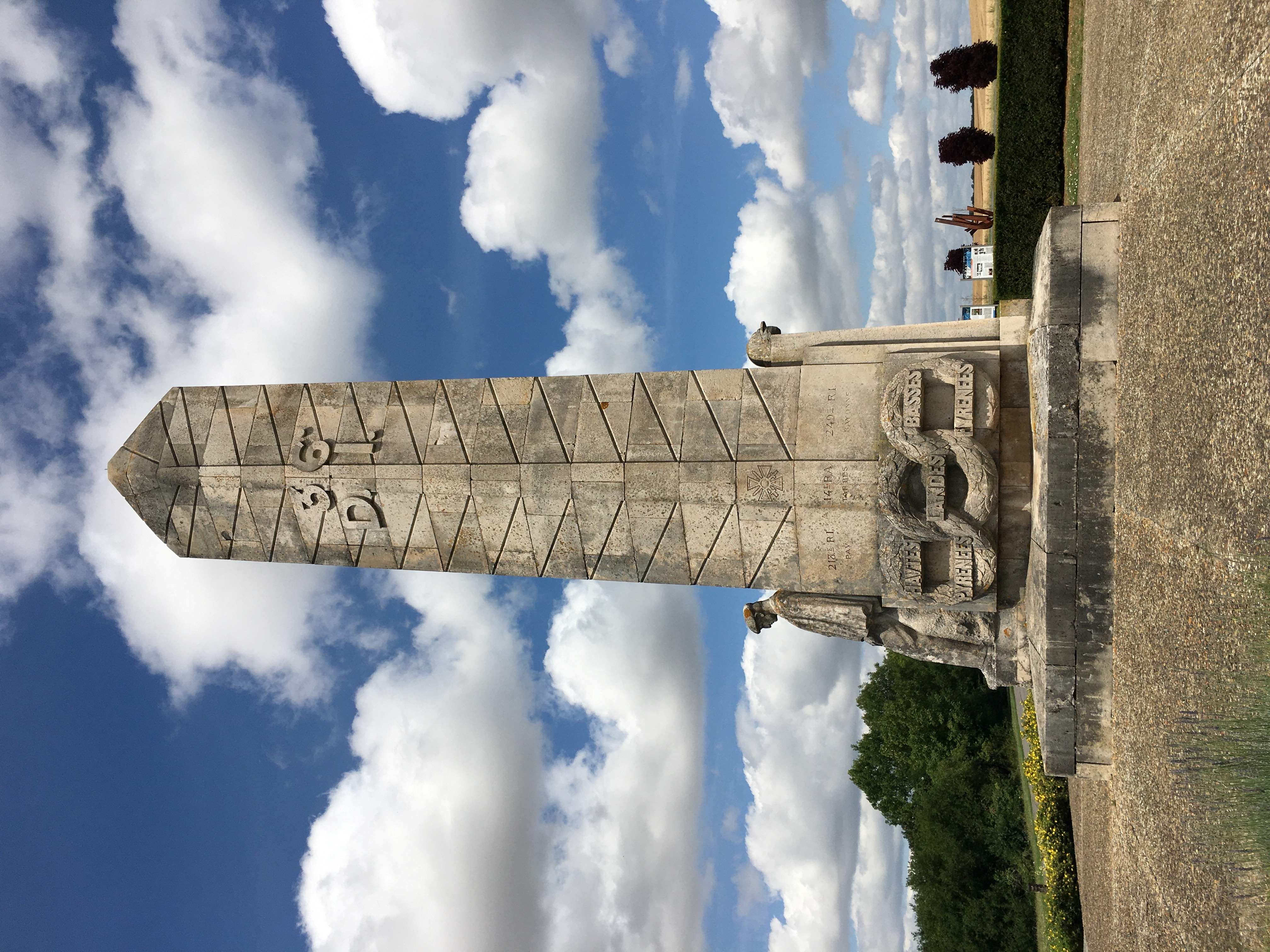 Monument des Basques.jpg