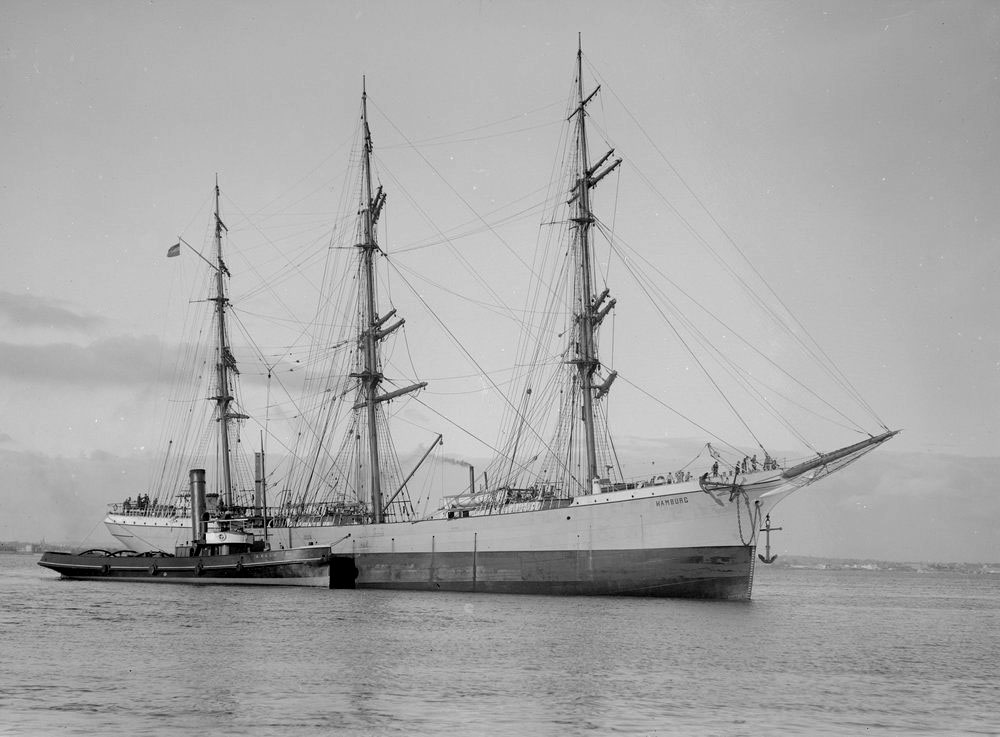 HAMBURG, ex-MARÉCHAL-DE-CASTRIES – H 91 325-683 – .jpeg