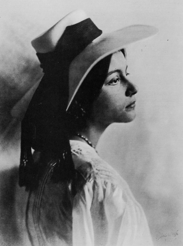 Gertrud Falke en 1908 par Minia Diez-Dührkoop_small.jpg