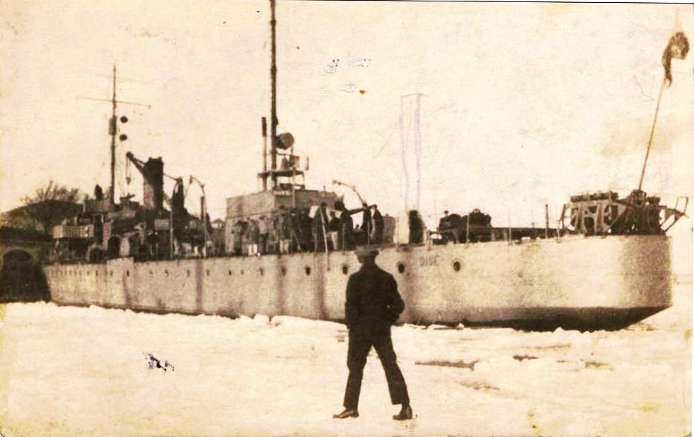 OISE 1920 en baltique.jpg