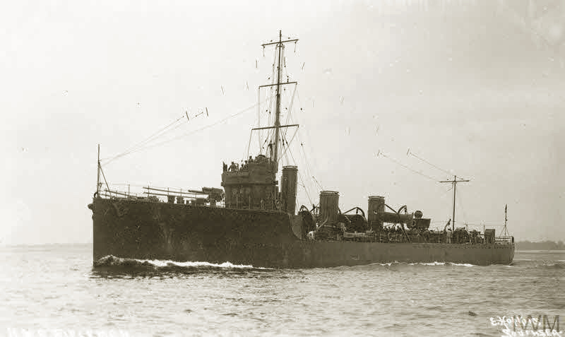 H.M.S. RIFLEMAN – Destroyer –  I – .jpg