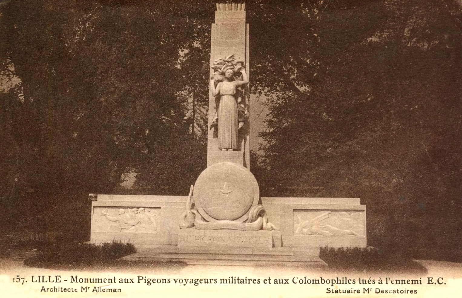 Monument aux pigeons voyageurs - Lille - .jpg