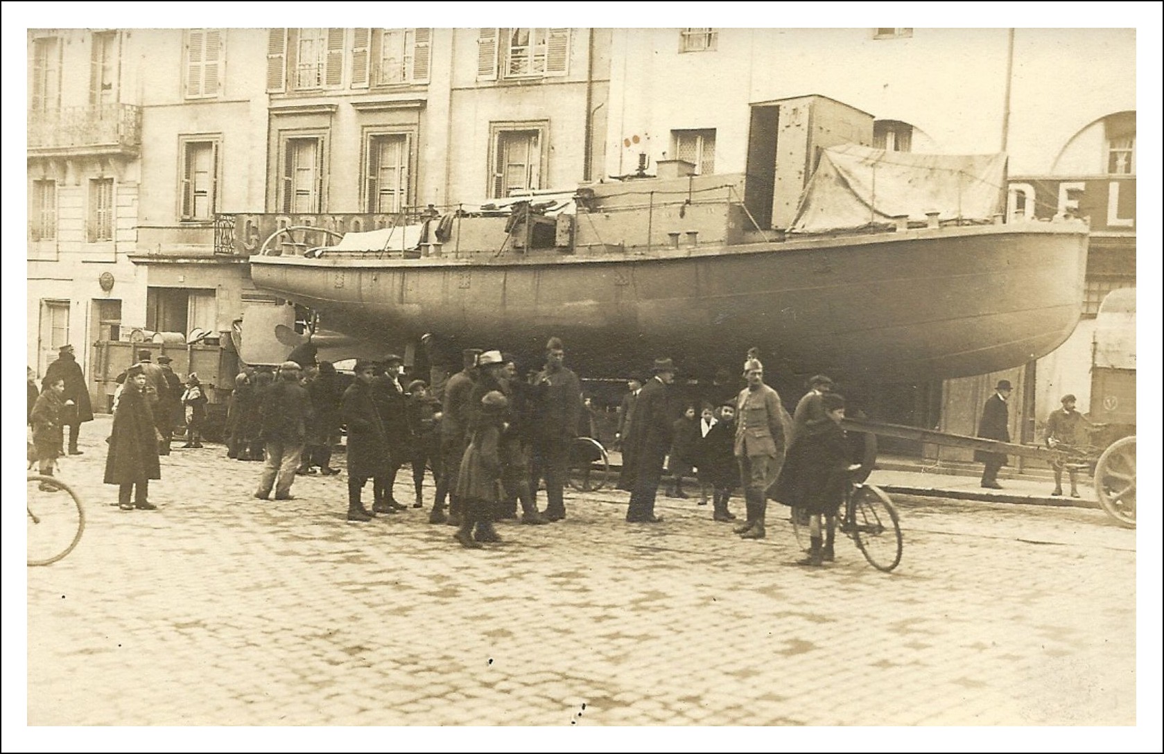 Vedette tractée.jpg