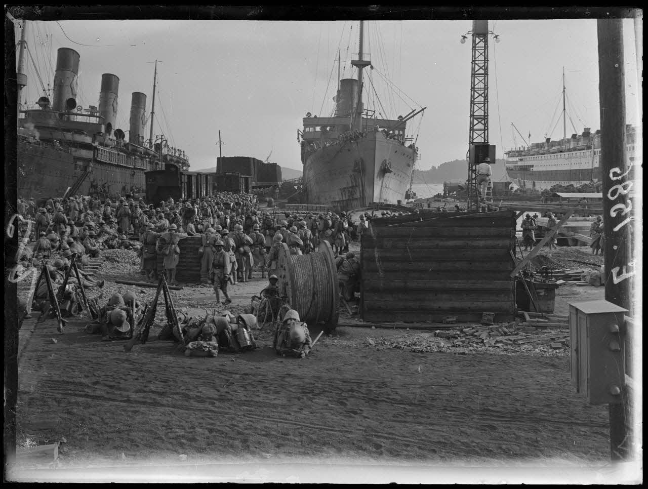 CANADA 1916 9 18 embarquement pour salonique 1555426_2_1.jpg