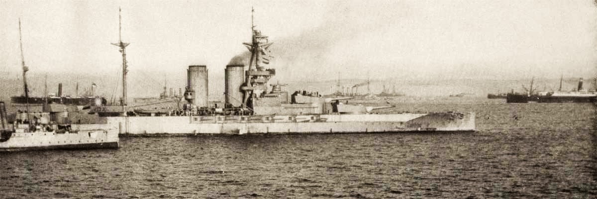 QUEEN ELIZABETH 1915 aux dardanelles.jpg