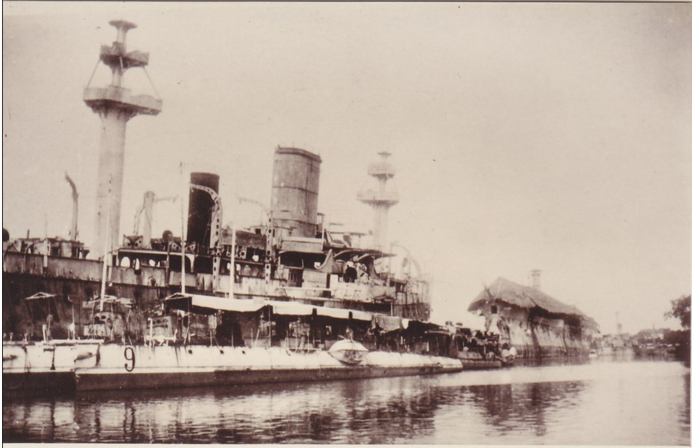 T9S 1904 REDOUTABLE, et 7S ex T244 à saigon.jpg