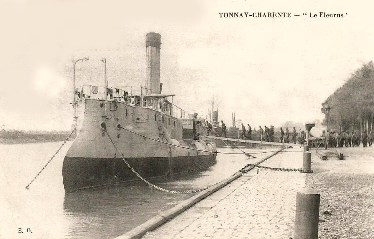 FLEURUS – Ponton, ex-croiseur-torpilleur – I – .jpg