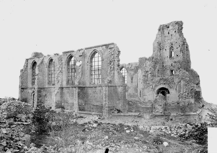 EGLISE AIX NOULETTE - AUTRE VUE 2 (RUINES-CA 1918).jpg