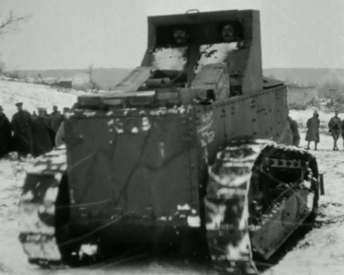 char Renault FT ravitaillement 001.JPG