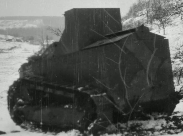 char Renault FT ravitaillement 002.JPG