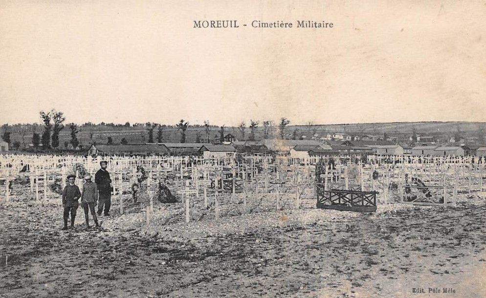 MOREUIL cimetière militaire 1.jpg