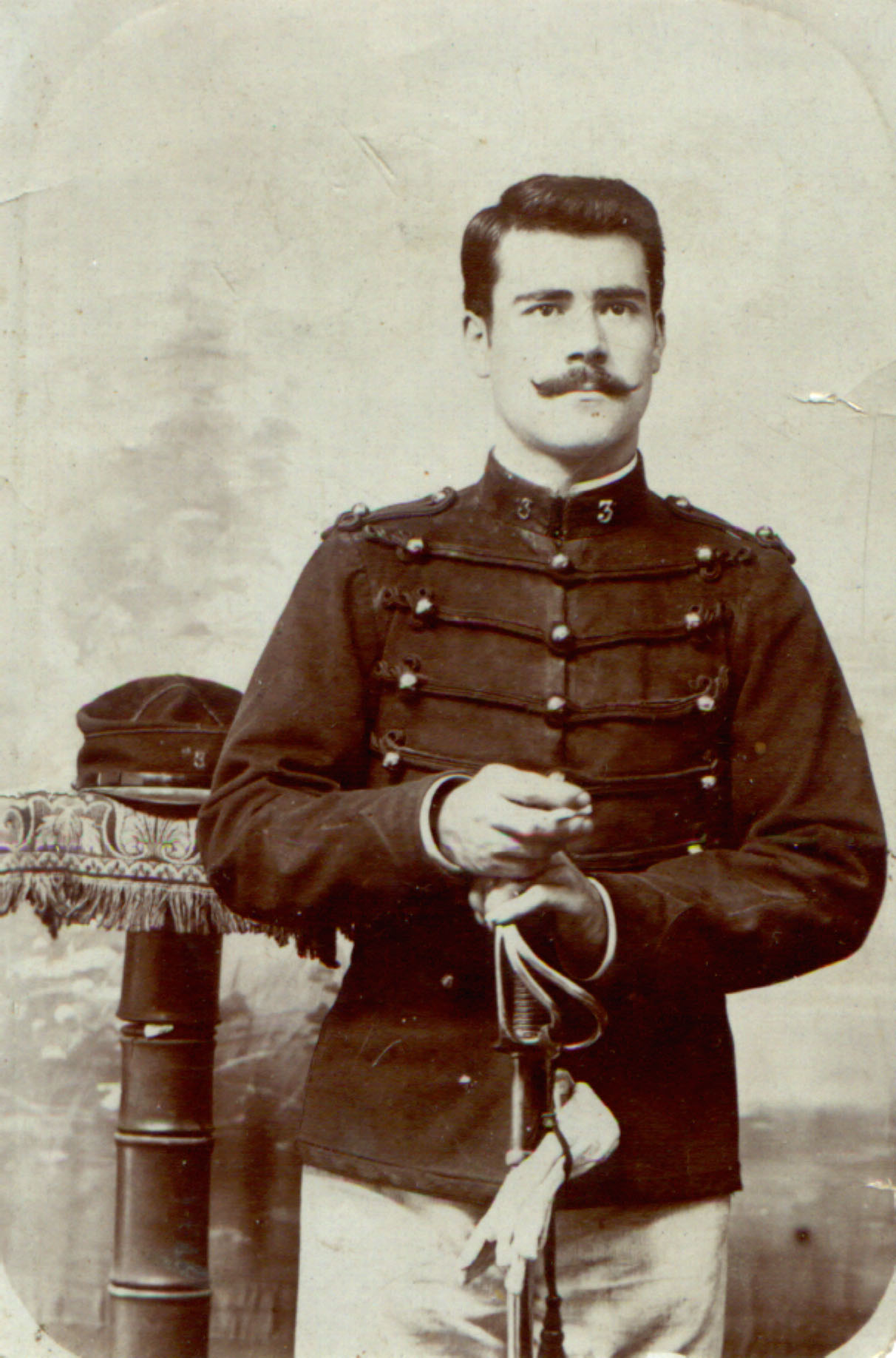 RIVIERE André Isaï 2 env. 20 ans.jpg