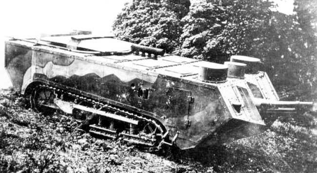Char-d-assaut-Saint-Chamond .jpg