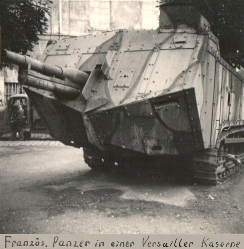 Versailles - St Chamond de l'Ecole des chars - 1940 (02a).jpg