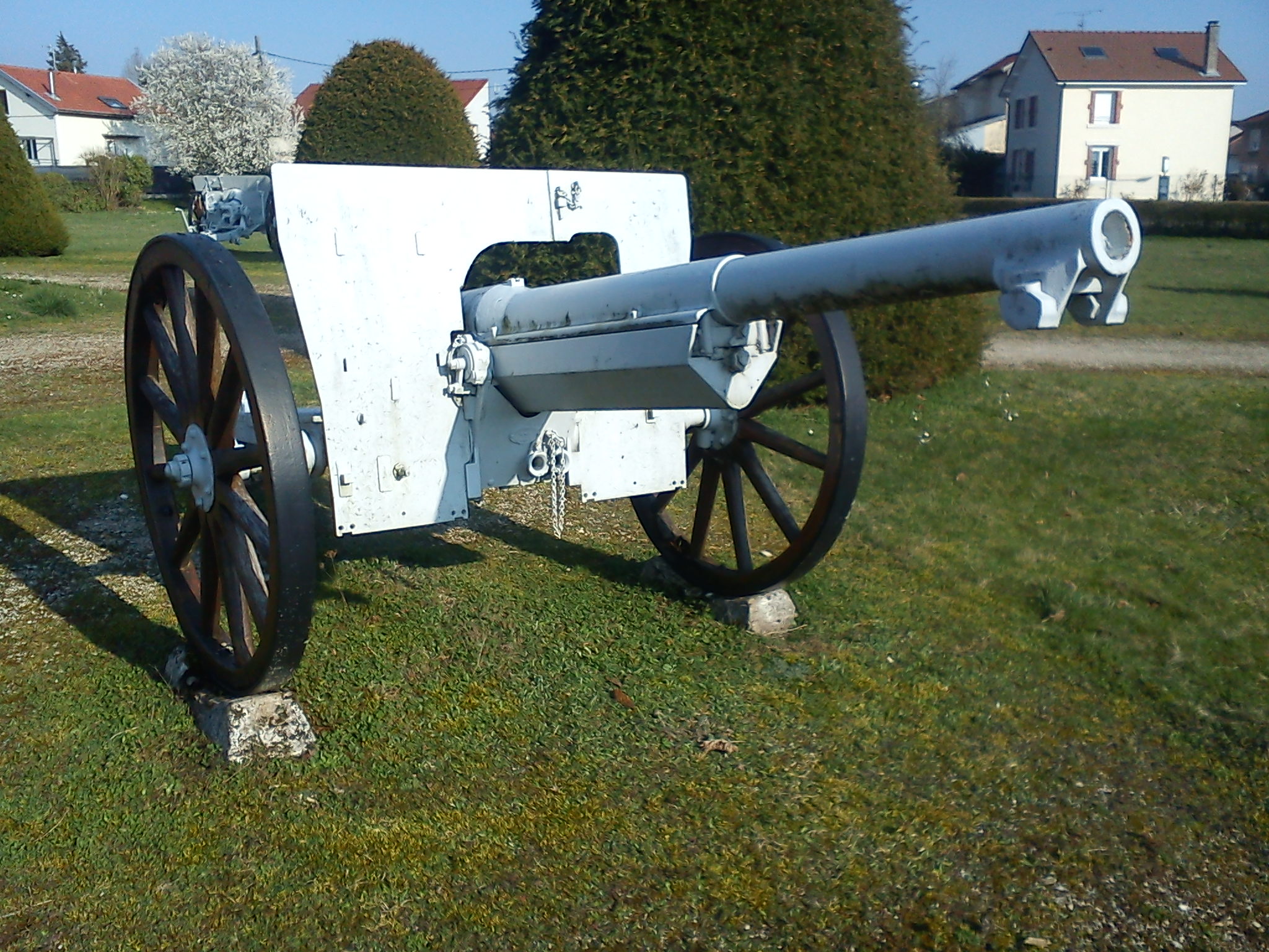 canon de 75 à VERDUN.jpg