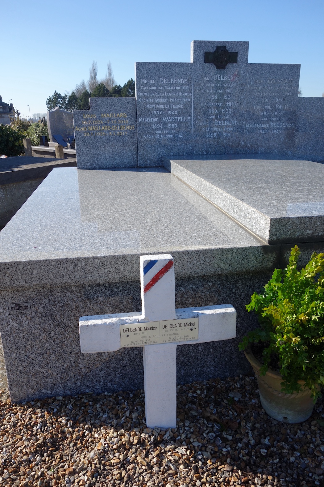 delbende maurice et michel.JPG