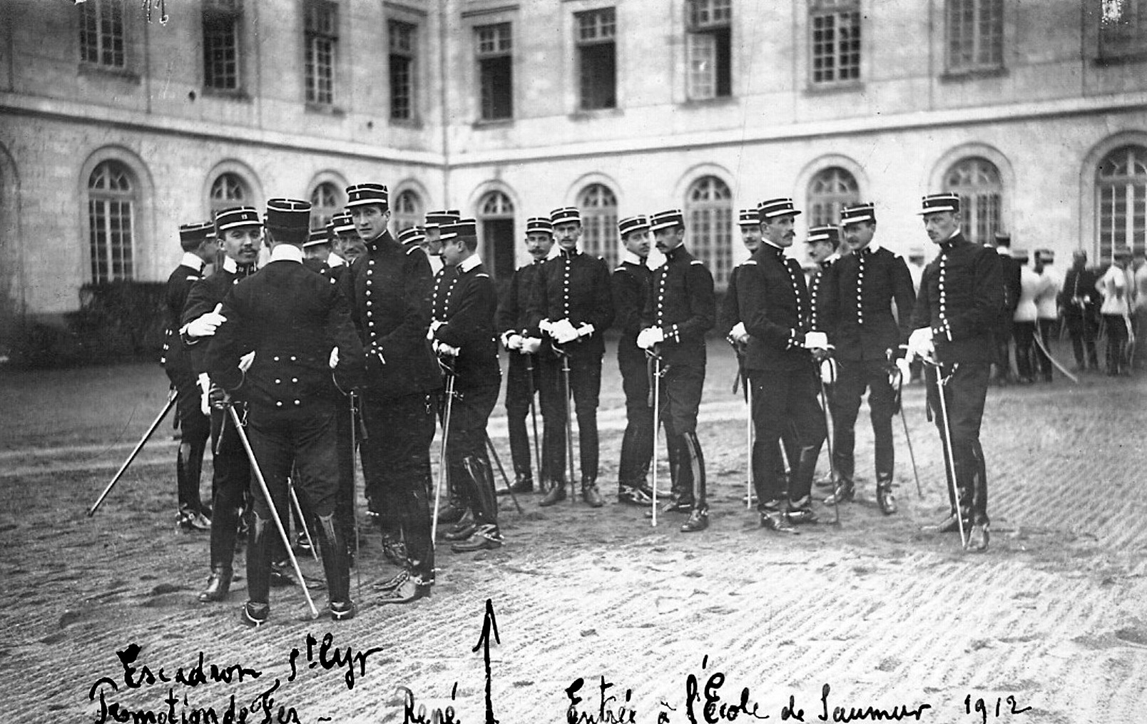 1912 Officiers élèves.jpg