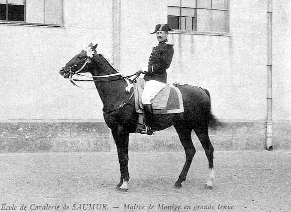 1904-1909 Adjudant maître de manège.jpg