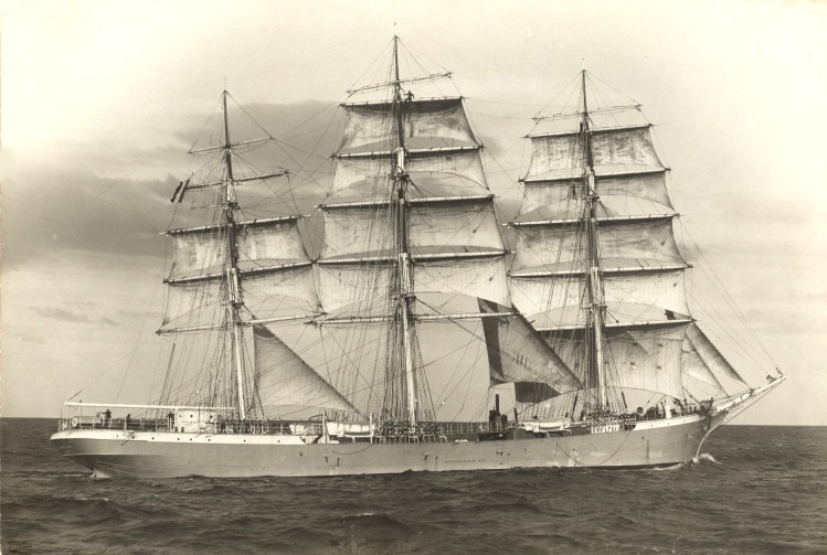 DUQUESNE – Trois-mâts carré – C –  .jpg