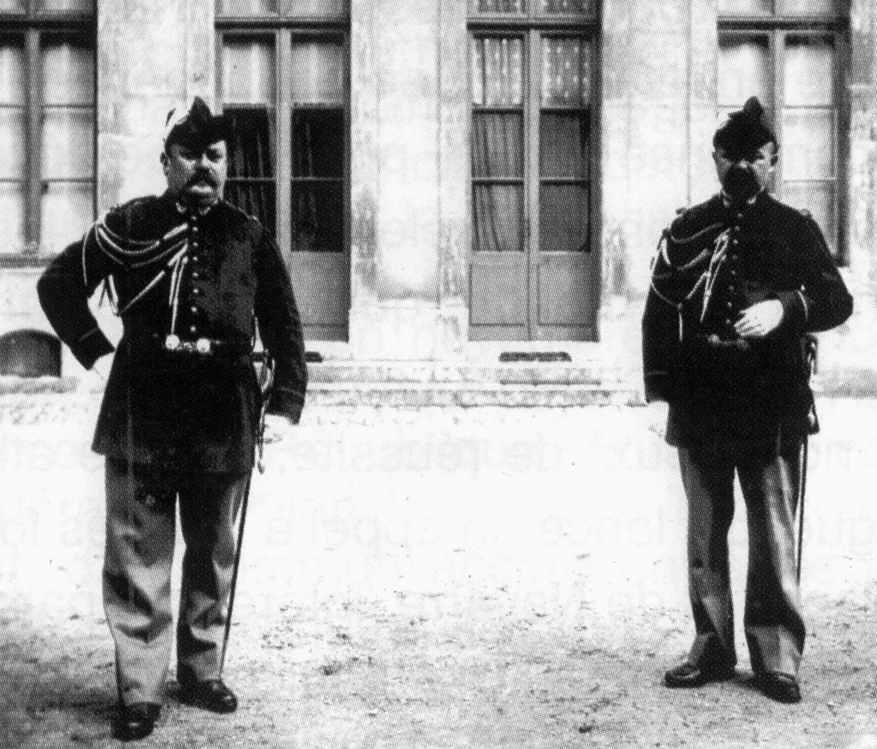 1898 Adjudants de surveillance.jpg
