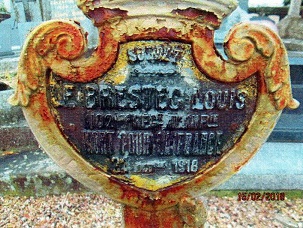 Le Brestec L tombe chateaudun.jpg