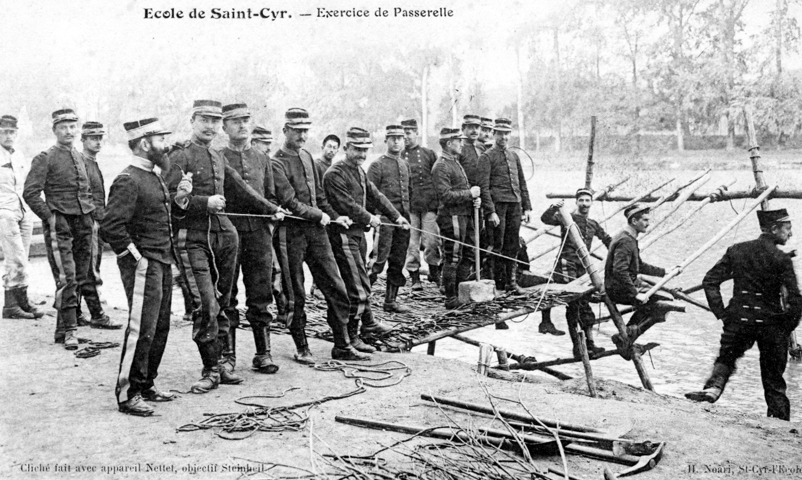 1913 Exercice militaire 2.jpg