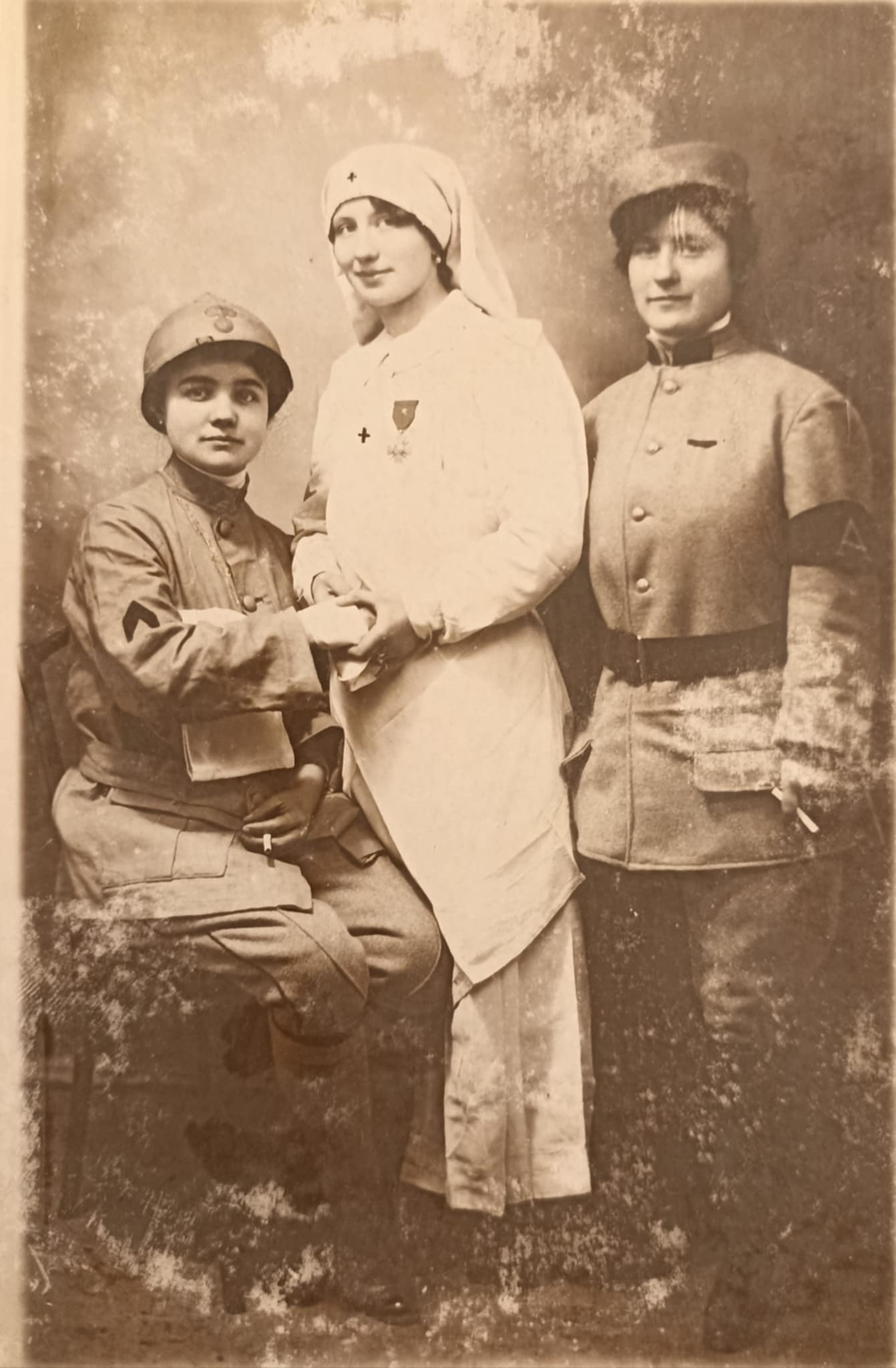 Photo conductrice, infirmière, soldat.jpeg