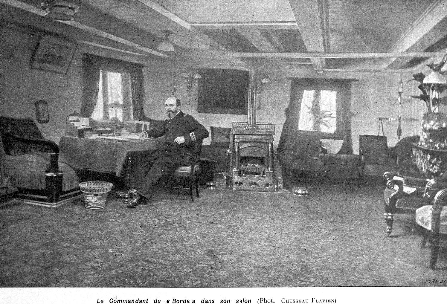 1902 Commandant.jpg
