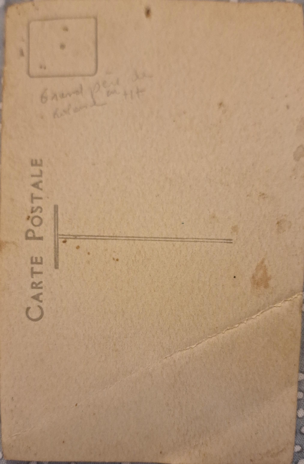 Derrière Photo.jpg