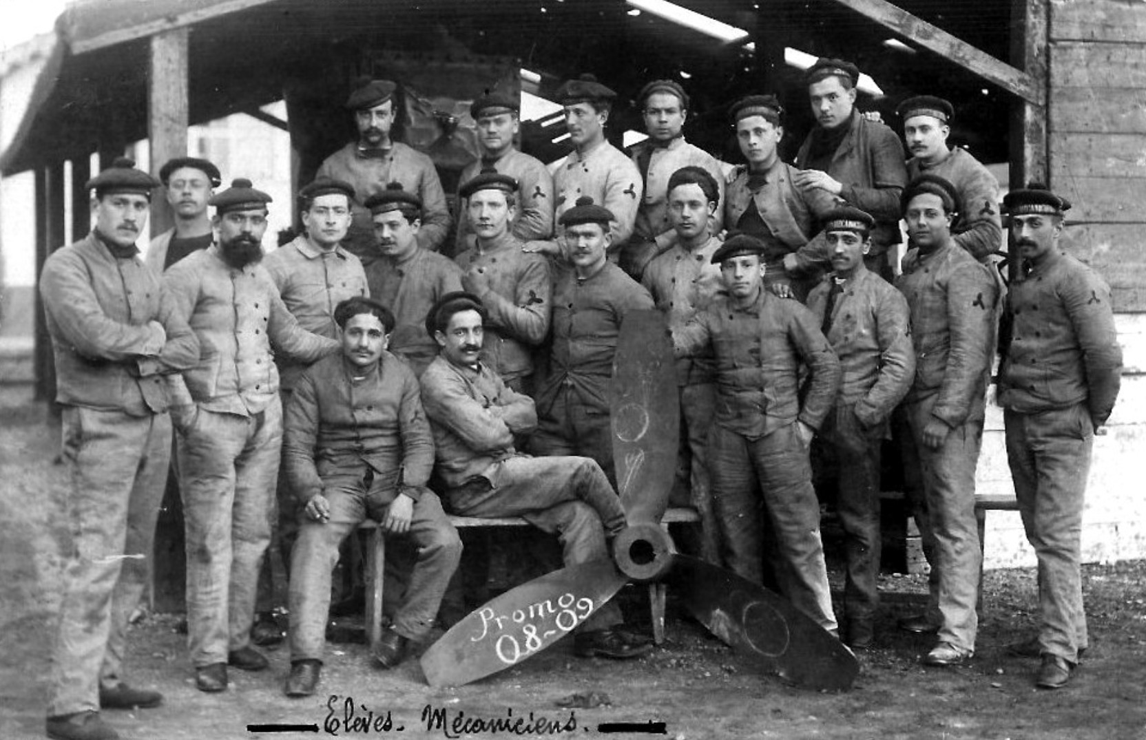 1908-1909 Promotion Matelots élèves mécaniciens.jpg