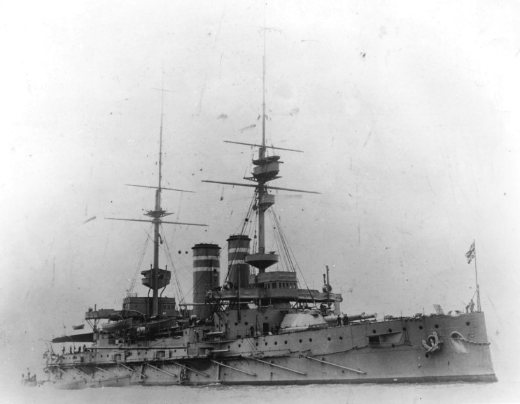 4 QUEEN 01_hms11.jpg