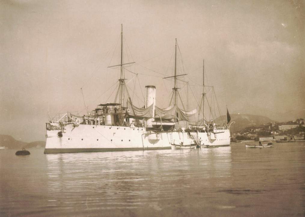 REPUBLICA R013-f05.jpg