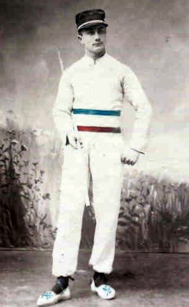 1890-1895 Moniteur de gymnastique 27e RI.jpg