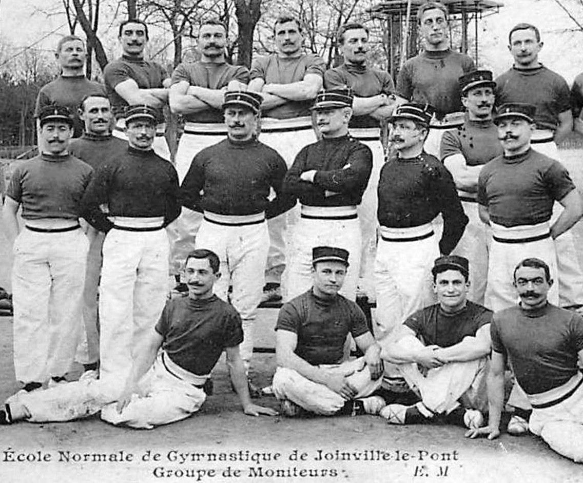 1912 Ceinture Moniteurs.jpg