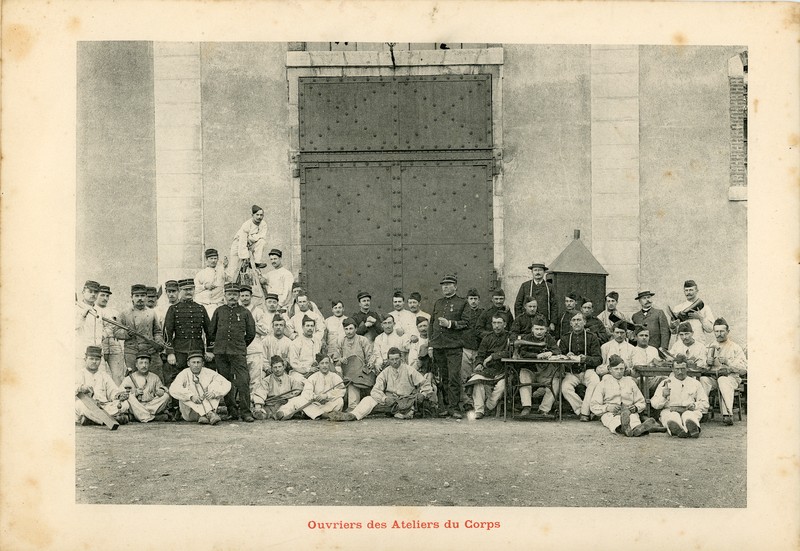 Bailly Jean-Marie-Eugène - 4ème Régiment d'Artillerie - Juin 1904 - 021 - Ouvriers des Ateliers du Corps_resultat.jpg