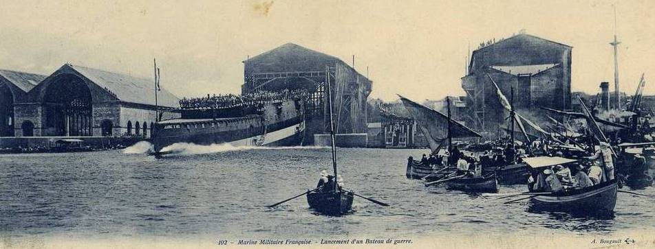 1 JEANNE D' ARC 1899 6 8 lancement à toulon.jpg