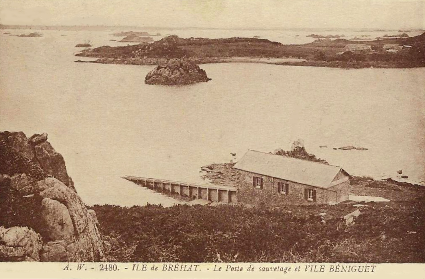 BRÉHAT – Abri du canot de sauvetage – I – .jpg