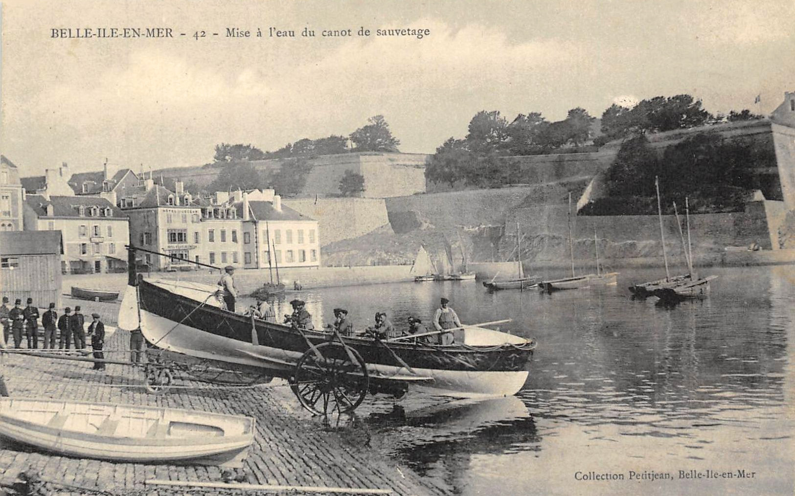 VAUVERT-DE-MÉAN – Canot de Sauvetage – Le Palais – I –  .jpg