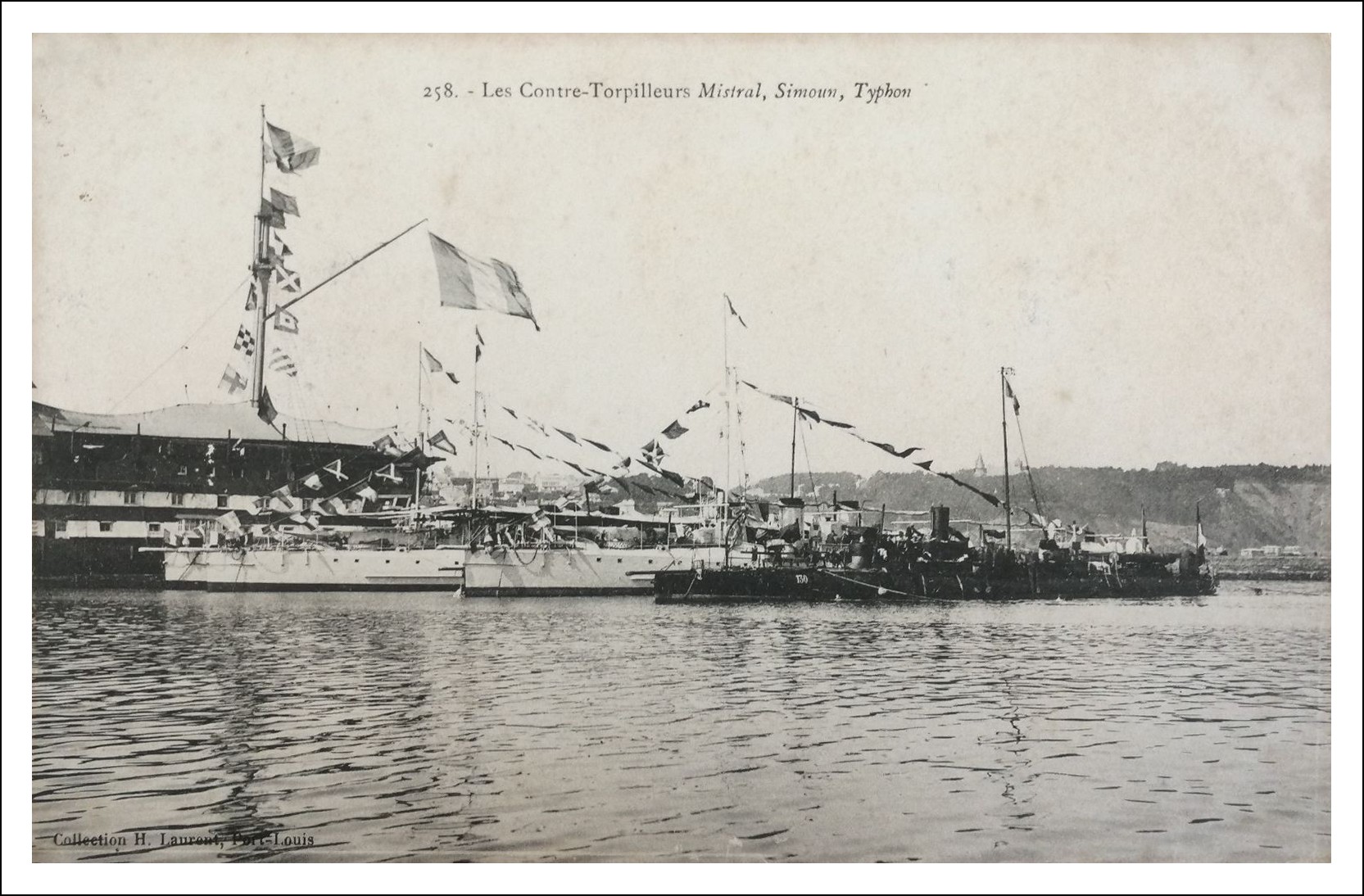 MISTRAL SIMOUN TYPHON TORPILLEUR 130.jpg