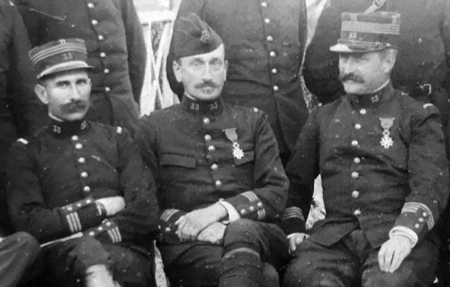 1908 Officiers 33e RI.jpg