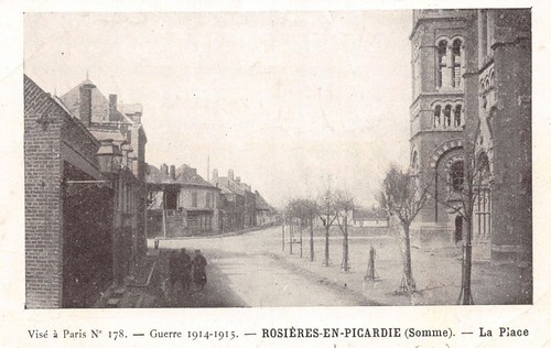 ROSIERES EN SANTERRE la place 2.jpg