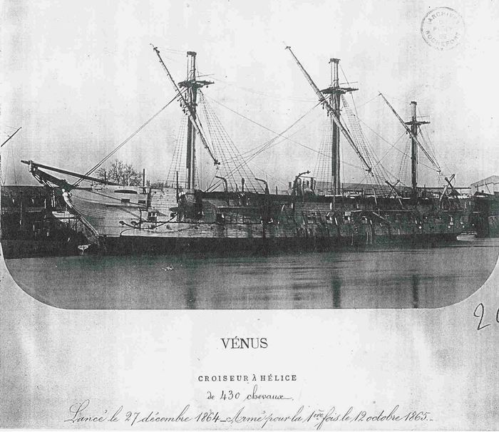 1887-1909 VENUS ponton à rochefort.jpg