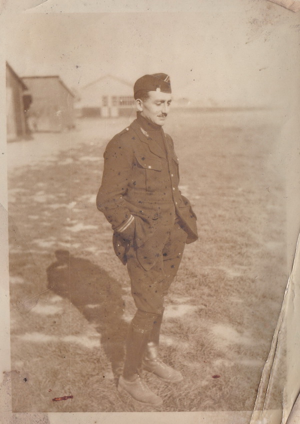 C 11 Lieut. pilote (incertain).jpg