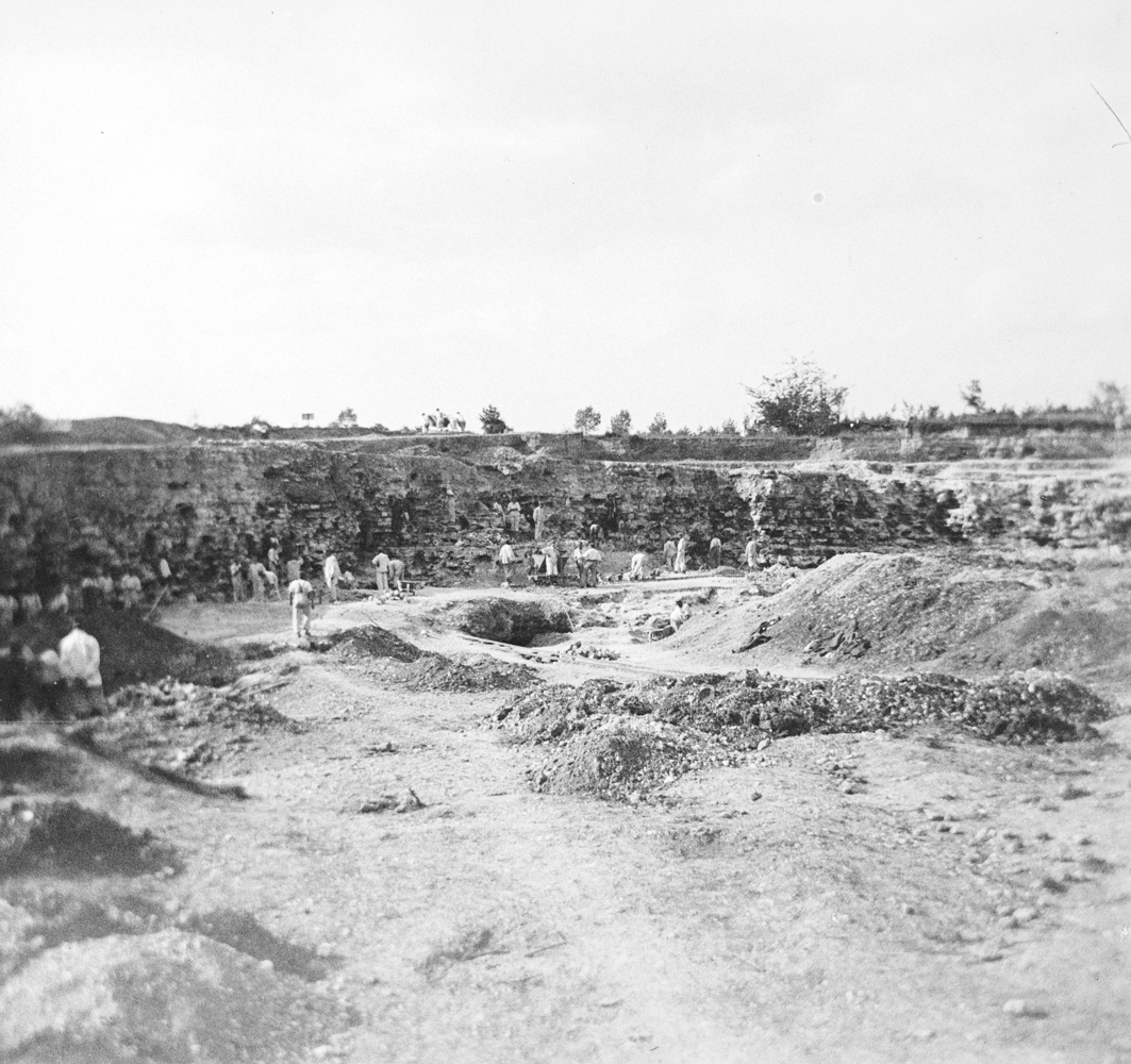 Prisonniers allemands à la carrière de la madeleine