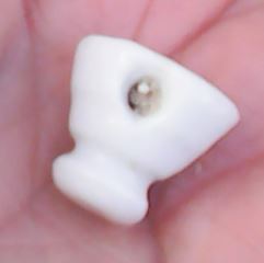 Bouton en porcelaine - .JPG
